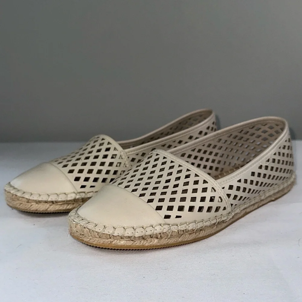 DV Dolce Vita Zira Bone Stella Perforated Espadrille Loafer Summer Flat Size 7.5